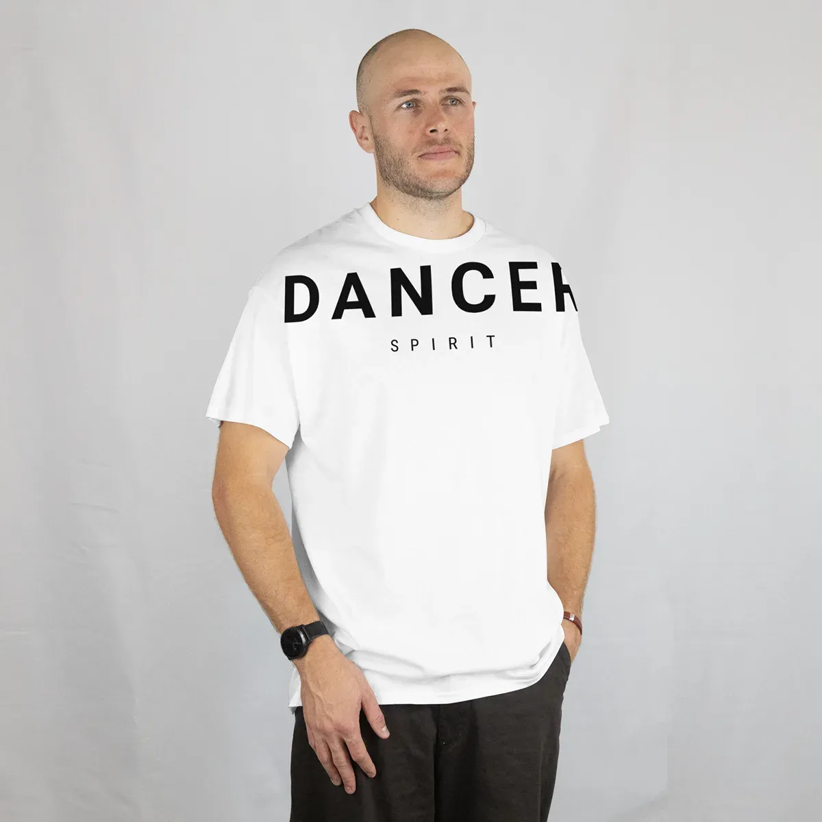 Playera Dancer Spirit blanca, con el texto Dancer Spirit en el pecho