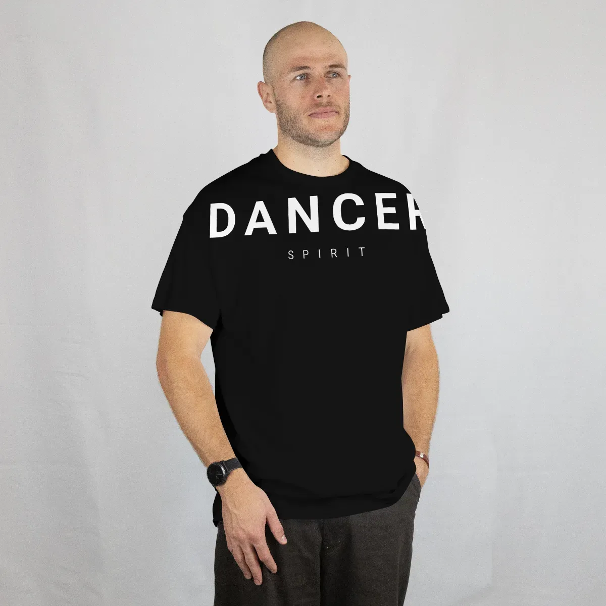 Playera Dancer Spirit negra, con el texto Dancer Spirit en el pecho